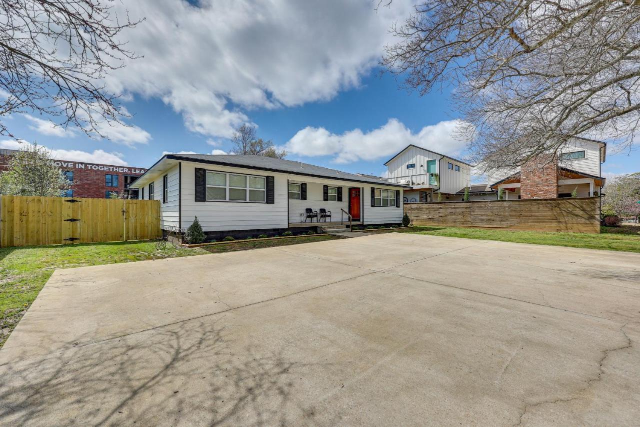 Home Grassy Yard, Walk To Bentonville Square ภายนอก รูปภาพ